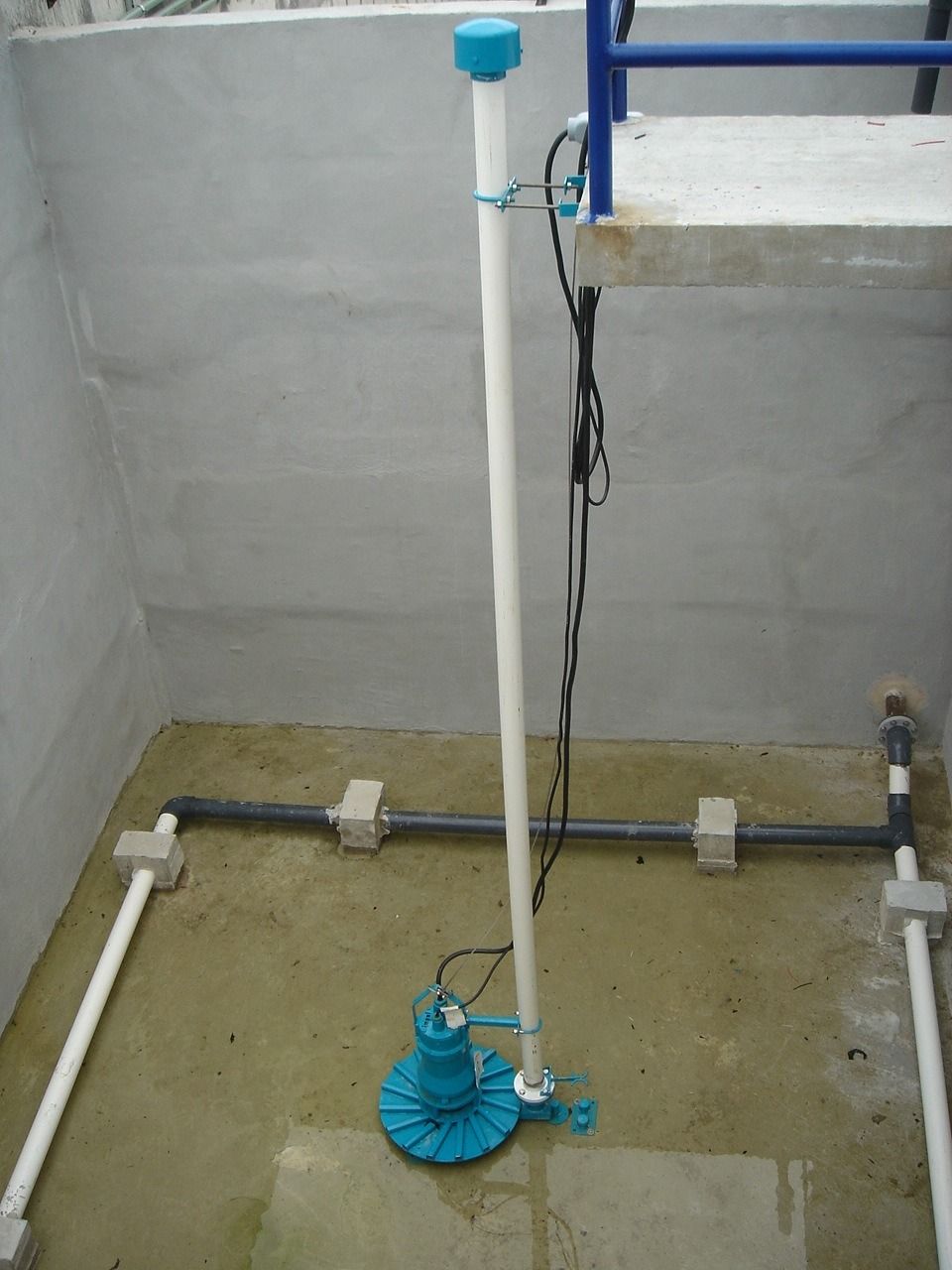 Instalación de aereador en planta de tratamiento de aguas residuales