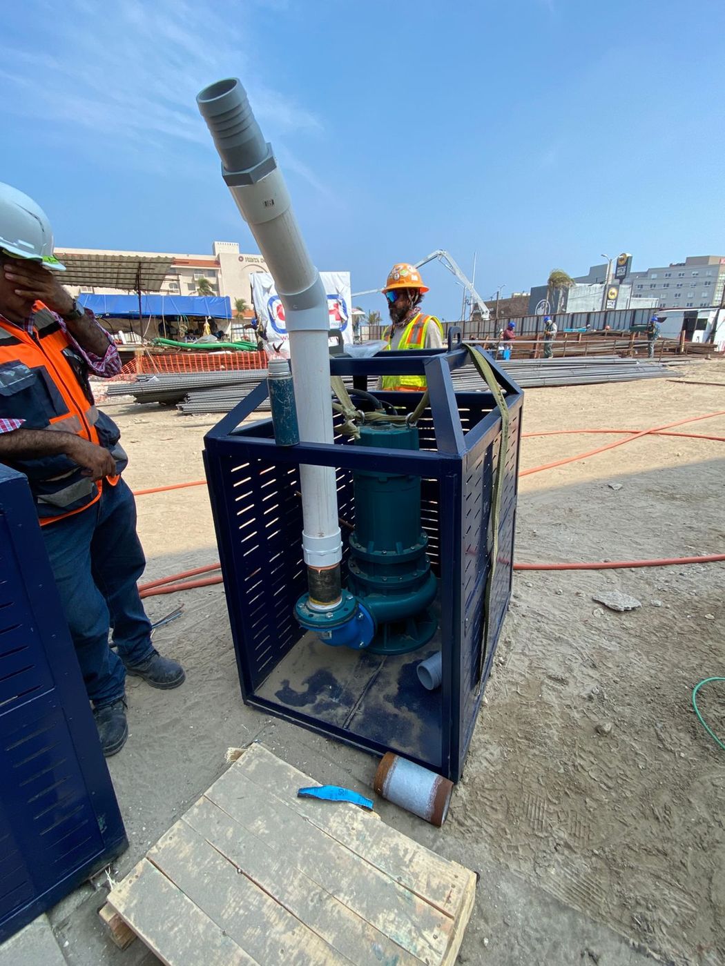 Instalación de bomba de aguas residuales encofrada