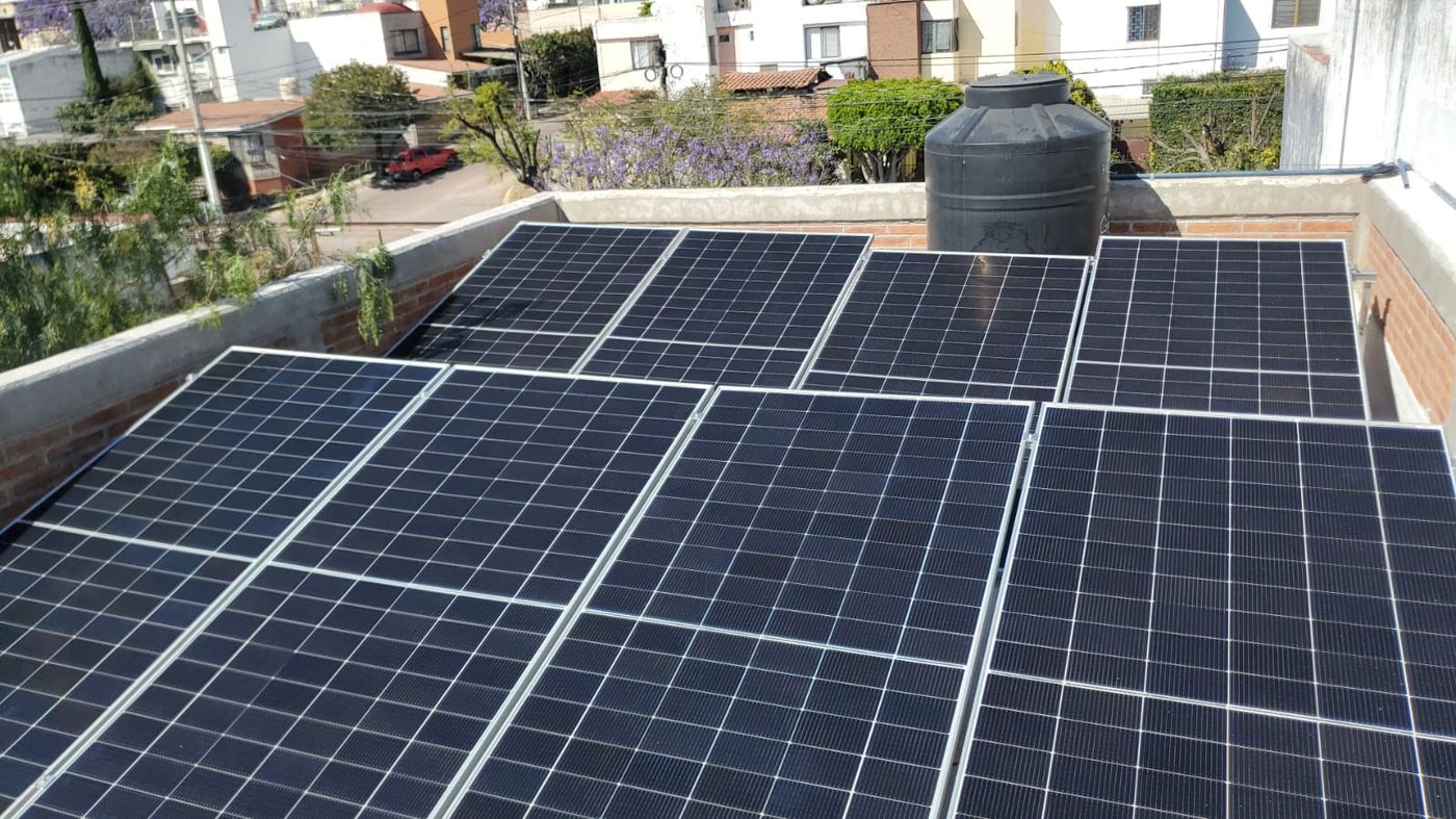 Instalación de celdas solares en Querétaro