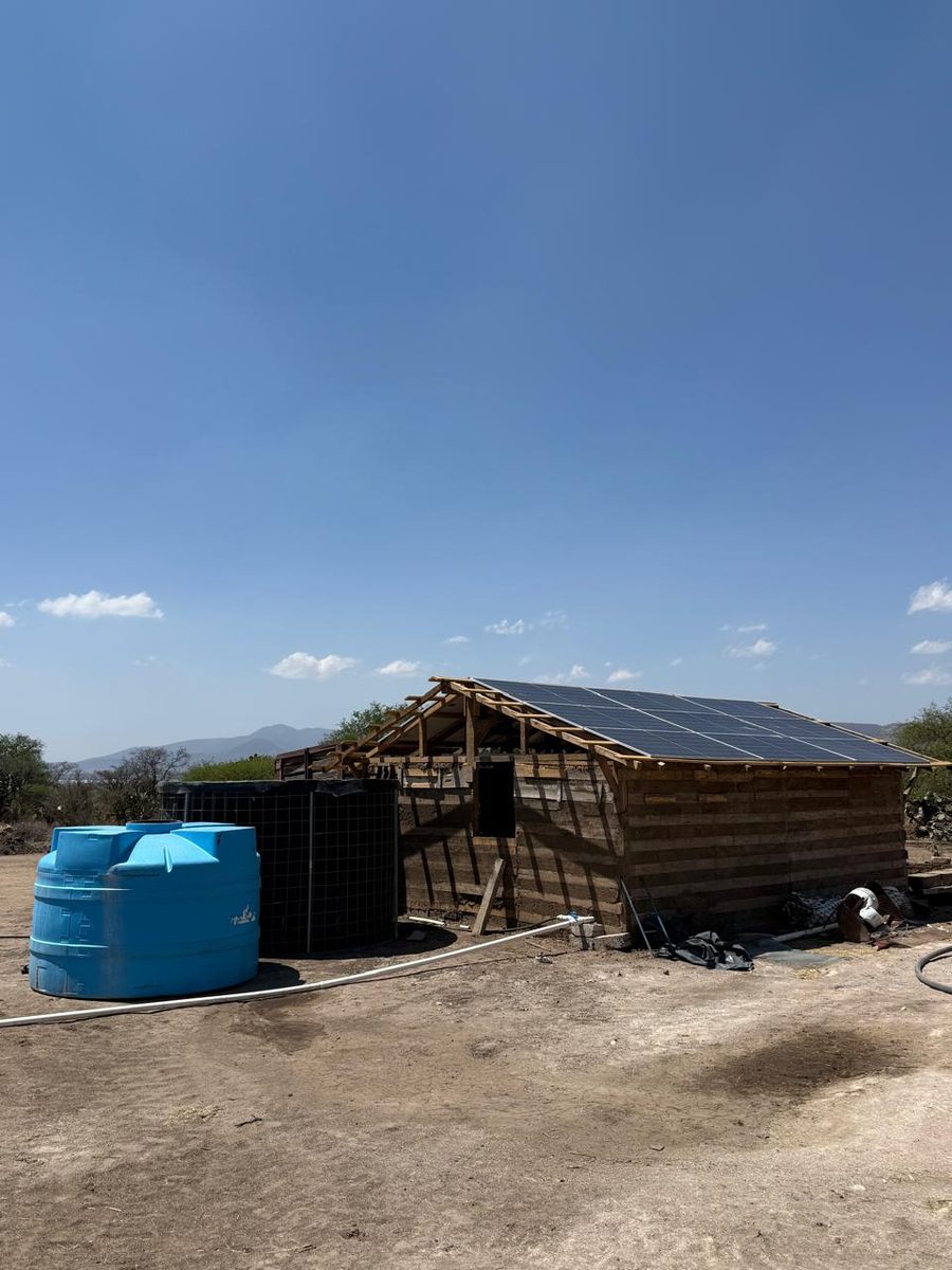 Instalación de bombeo solar en sitio